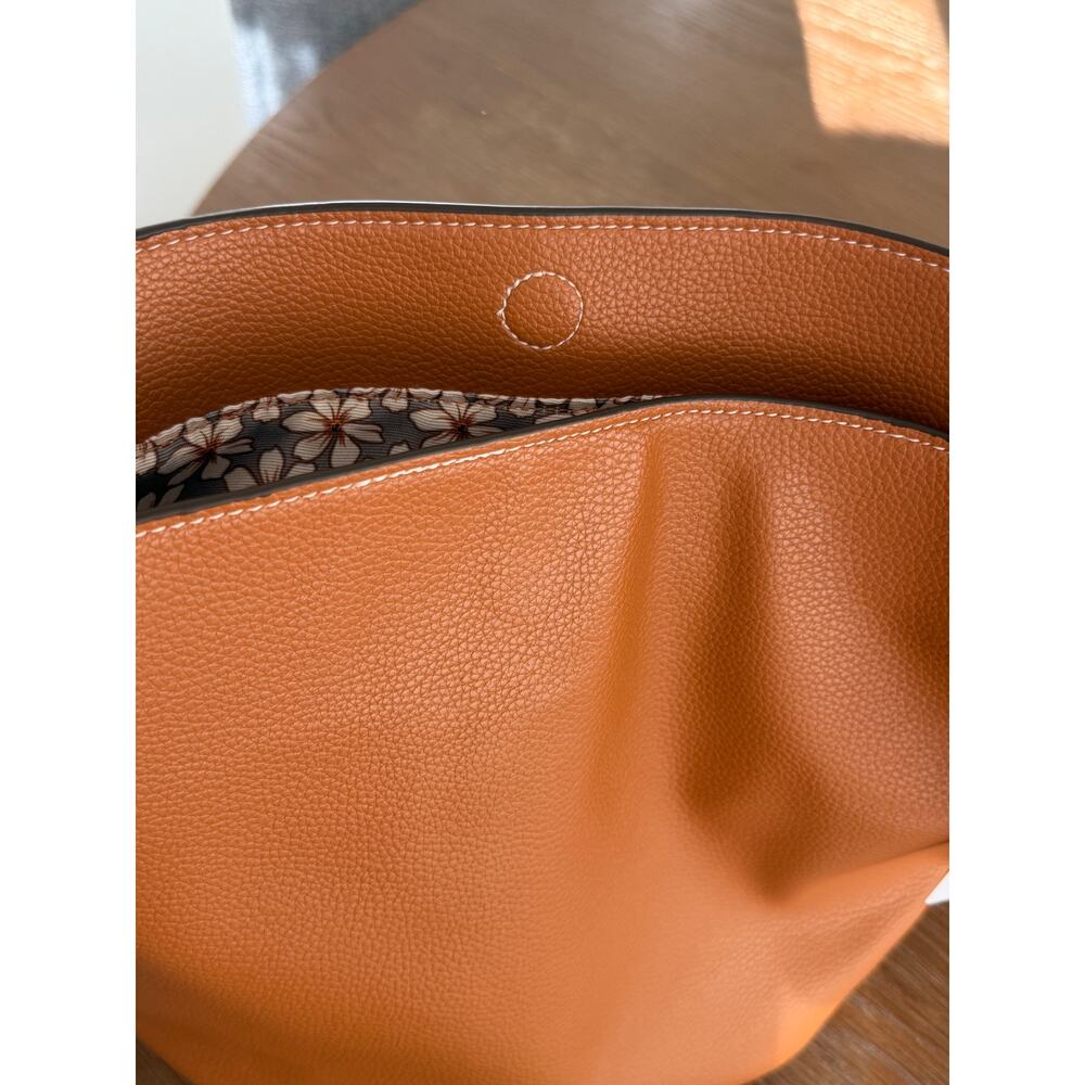 Vera Bradley Slouchy Bucket Shoulder Bag Roasted Pecan Faux Leather NWT Flaw - Picture 9 of 10